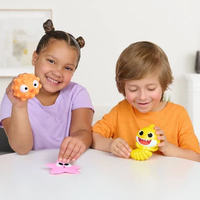 Baby Shark Sensory Fun Friends Bath Toy - 3pk 7 Baby Shark Sensory Fun Friends Bath Toy - 3pk - Image 5
