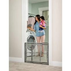 Regalo Plastic Expandable Safety Gate