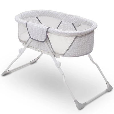 Delta Children EZ Fold Ultra Compact Travel Bassinet - Gray 5 Delta Children EZ Fold Ultra Compact Travel Bassinet - Gray - Image 3