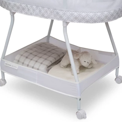 Delta Children Sweet Dreams Bassinet With Airflow Mesh - Gray Infinity 6 Delta Children Sweet Dreams Bassinet With Airflow Mesh - Gray Infinity - Image 4